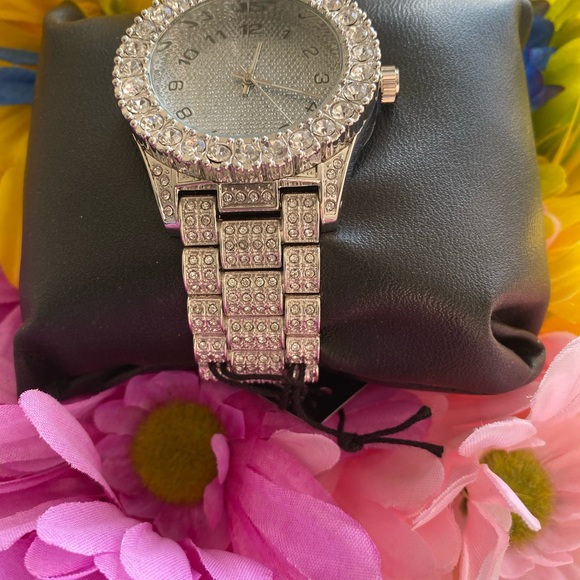 NEW* Men silver flashy big face watch - Picture 7 of 10